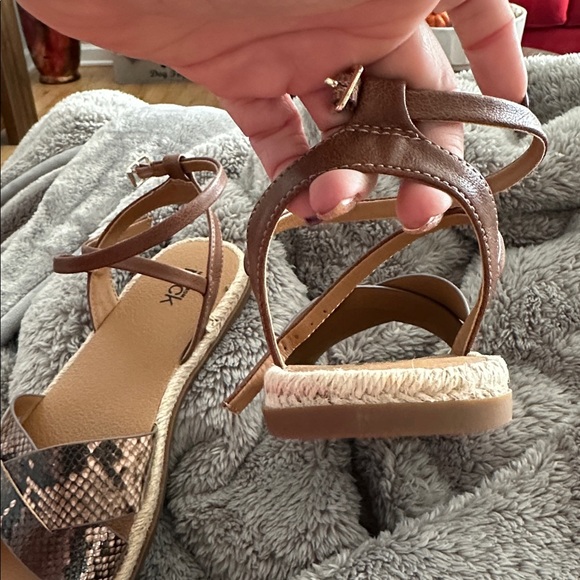 New Nordstrom Rack Brown Snake Print Sandals size 8 - Picture 4 of 4